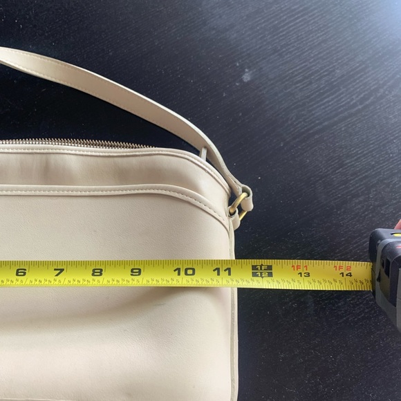 Coach Adjustable strap small shoulder bag - Picture 8 of 10